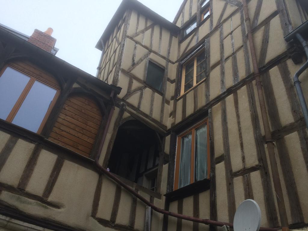 L'Appartement De La Maison Du Theatre Saint Bonnet Bourges Kamer foto